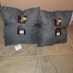 (2) sets of decorative pillows (2 pillows per set)
